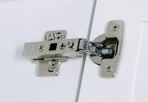 カスタム・キャビネットのヒンジ