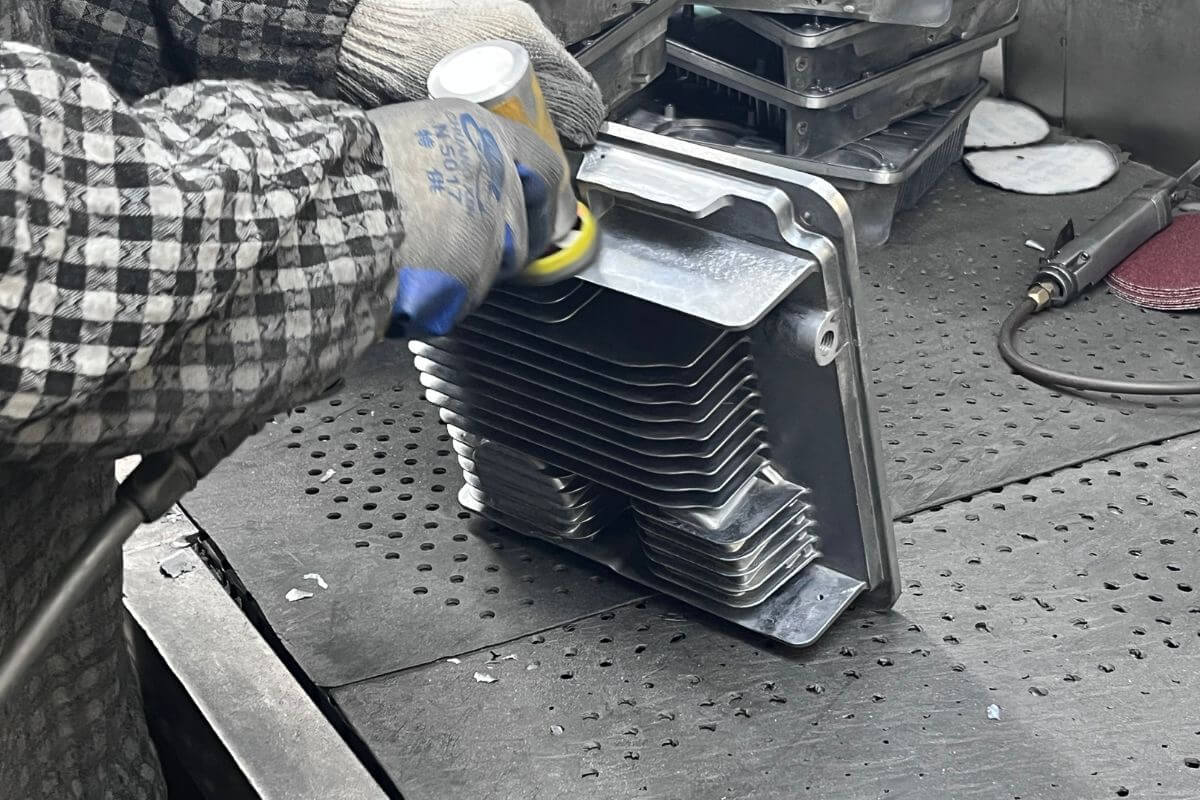 Fundição sob pressão de alumínio automotivo: Um guia completo 4 die casting polishing